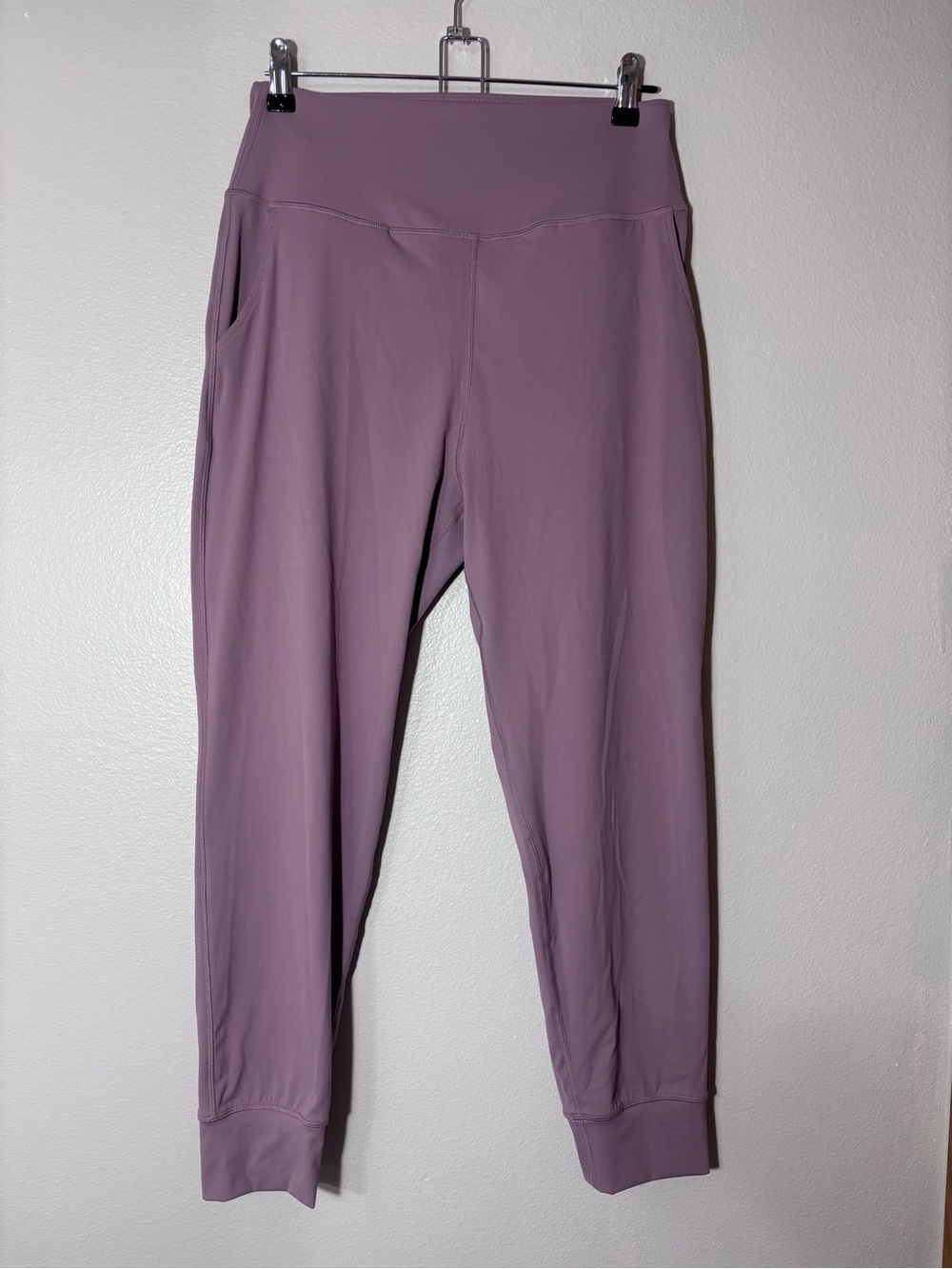 Amazon Lavender Women's Active Leggings with Pockets